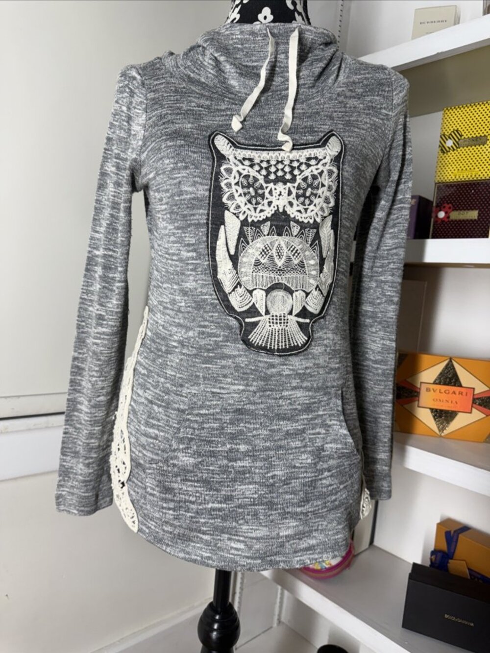 Miss Chievous Women S Gray White Cowl Neck Pullover Hoodie Kangaroo Pocket Lace